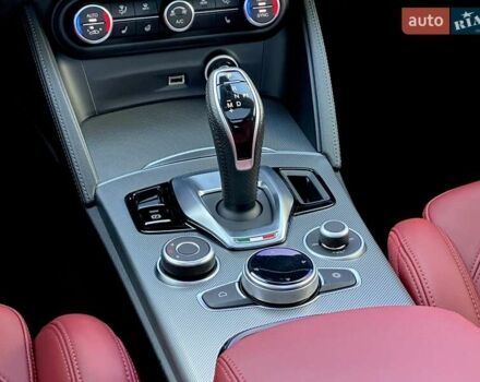 Чорний Альфа Ромео Стелвіо, об'ємом двигуна 2 л та пробігом 25 тис. км за 45500 $, фото 21 на Automoto.ua