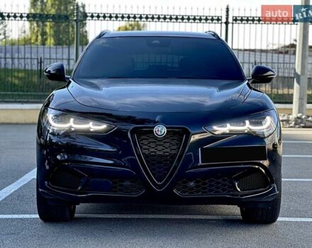 Чорний Альфа Ромео Стелвіо, об'ємом двигуна 2 л та пробігом 25 тис. км за 45500 $, фото 5 на Automoto.ua