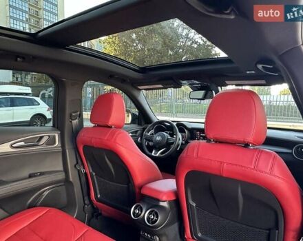 Чорний Альфа Ромео Стелвіо, об'ємом двигуна 2 л та пробігом 25 тис. км за 45500 $, фото 37 на Automoto.ua