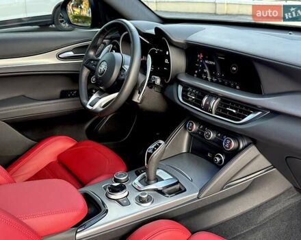 Чорний Альфа Ромео Стелвіо, об'ємом двигуна 2 л та пробігом 25 тис. км за 45500 $, фото 44 на Automoto.ua