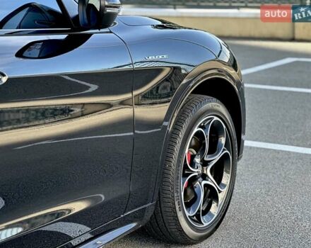 Чорний Альфа Ромео Стелвіо, об'ємом двигуна 2 л та пробігом 25 тис. км за 45500 $, фото 15 на Automoto.ua