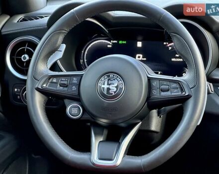 Чорний Альфа Ромео Стелвіо, об'ємом двигуна 2 л та пробігом 25 тис. км за 45500 $, фото 22 на Automoto.ua
