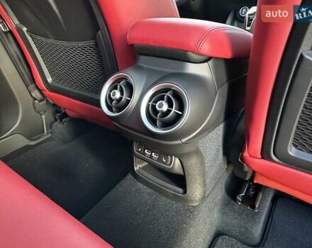 Чорний Альфа Ромео Стелвіо, об'ємом двигуна 2 л та пробігом 25 тис. км за 45500 $, фото 38 на Automoto.ua