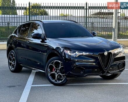 Чорний Альфа Ромео Стелвіо, об'ємом двигуна 2 л та пробігом 25 тис. км за 45500 $, фото 2 на Automoto.ua