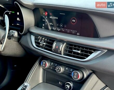 Чорний Альфа Ромео Стелвіо, об'ємом двигуна 2 л та пробігом 25 тис. км за 45500 $, фото 46 на Automoto.ua