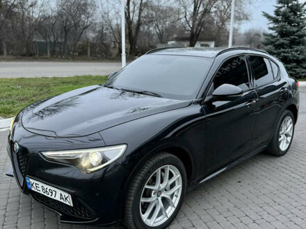 Чорний Альфа Ромео Стелвіо, об'ємом двигуна 2 л та пробігом 68 тис. км за 20900 $, фото 1 на Automoto.ua