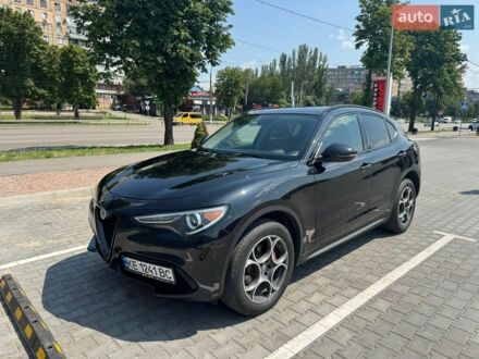 Чорний Альфа Ромео Стелвіо, об'ємом двигуна 2 л та пробігом 145 тис. км за 19900 $, фото 1 на Automoto.ua