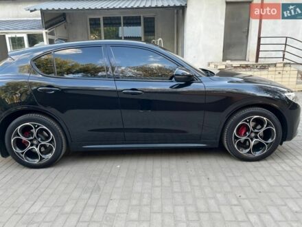 Чорний Альфа Ромео Стелвіо, об'ємом двигуна 2 л та пробігом 92 тис. км за 35000 $, фото 1 на Automoto.ua