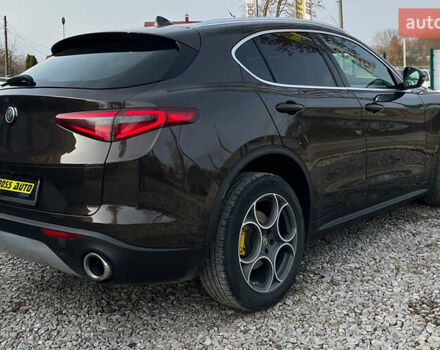 Коричневий Альфа Ромео Стелвіо, об'ємом двигуна 2 л та пробігом 81 тис. км за 22500 $, фото 6 на Automoto.ua