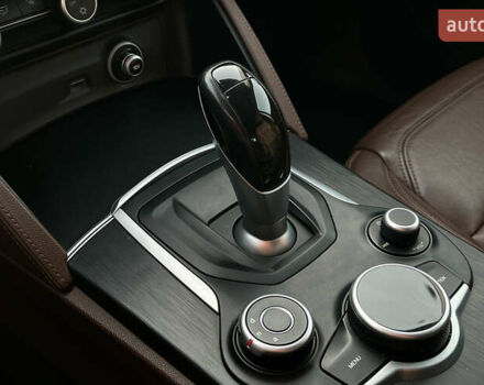 Коричневий Альфа Ромео Стелвіо, об'ємом двигуна 2 л та пробігом 81 тис. км за 22500 $, фото 15 на Automoto.ua