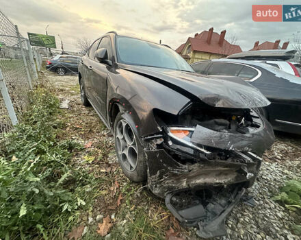 Коричневый Альфа Ромео Стелвио, объемом двигателя 2 л и пробегом 81 тыс. км за 13500 $, фото 4 на Automoto.ua