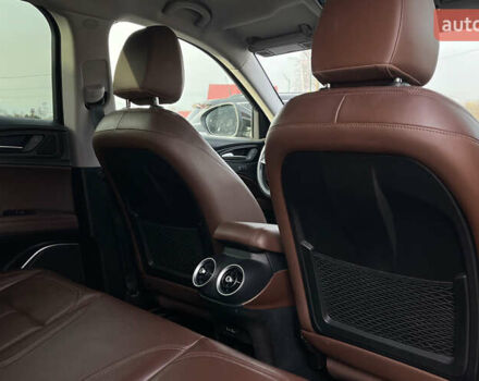 Коричневий Альфа Ромео Стелвіо, об'ємом двигуна 2 л та пробігом 81 тис. км за 22500 $, фото 20 на Automoto.ua