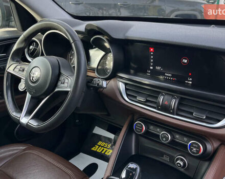Коричневий Альфа Ромео Стелвіо, об'ємом двигуна 2 л та пробігом 81 тис. км за 22500 $, фото 18 на Automoto.ua