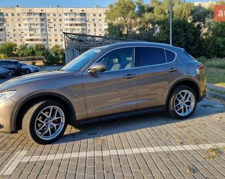 Коричневый Альфа Ромео Стелвио, объемом двигателя 2 л и пробегом 28 тыс. км за 24000 $, фото 2 на Automoto.ua