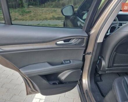 Коричневый Альфа Ромео Стелвио, объемом двигателя 2 л и пробегом 28 тыс. км за 24000 $, фото 20 на Automoto.ua