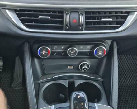 Коричневый Альфа Ромео Стелвио, объемом двигателя 2 л и пробегом 28 тыс. км за 24000 $, фото 13 на Automoto.ua