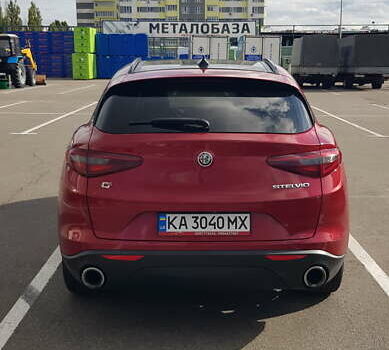 Червоний Альфа Ромео Стелвіо, об'ємом двигуна 2 л та пробігом 126 тис. км за 18700 $, фото 1 на Automoto.ua