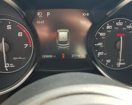 Червоний Альфа Ромео Стелвіо, об'ємом двигуна 2 л та пробігом 126 тис. км за 18700 $, фото 7 на Automoto.ua