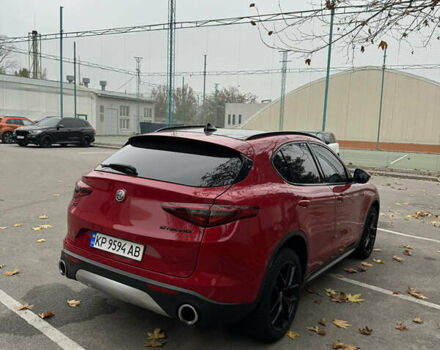 Красный Альфа Ромео Стелвио, объемом двигателя 2 л и пробегом 96 тыс. км за 20900 $, фото 5 на Automoto.ua