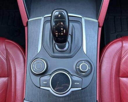 Красный Альфа Ромео Стелвио, объемом двигателя 2 л и пробегом 61 тыс. км за 19200 $, фото 36 на Automoto.ua