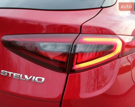Красный Альфа Ромео Стелвио, объемом двигателя 2 л и пробегом 63 тыс. км за 21900 $, фото 18 на Automoto.ua