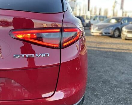 Красный Альфа Ромео Стелвио, объемом двигателя 2 л и пробегом 61 тыс. км за 19200 $, фото 13 на Automoto.ua