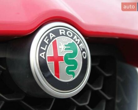 Красный Альфа Ромео Стелвио, объемом двигателя 2 л и пробегом 63 тыс. км за 21900 $, фото 17 на Automoto.ua