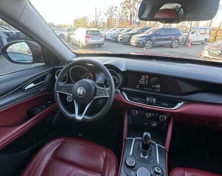 Красный Альфа Ромео Стелвио, объемом двигателя 2 л и пробегом 61 тыс. км за 19200 $, фото 35 на Automoto.ua