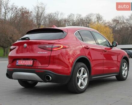 Красный Альфа Ромео Стелвио, объемом двигателя 2 л и пробегом 63 тыс. км за 21900 $, фото 10 на Automoto.ua