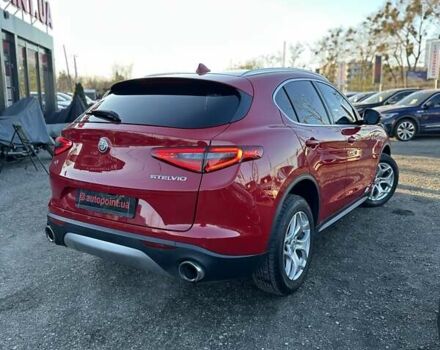 Красный Альфа Ромео Стелвио, объемом двигателя 2 л и пробегом 61 тыс. км за 19200 $, фото 10 на Automoto.ua