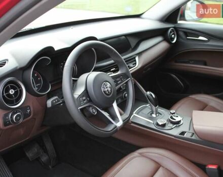 Красный Альфа Ромео Стелвио, объемом двигателя 2 л и пробегом 63 тыс. км за 21900 $, фото 28 на Automoto.ua