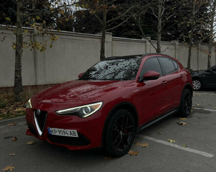 Красный Альфа Ромео Стелвио, объемом двигателя 2 л и пробегом 96 тыс. км за 20900 $, фото 7 на Automoto.ua