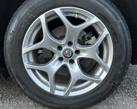 Красный Альфа Ромео Стелвио, объемом двигателя 2 л и пробегом 61 тыс. км за 19200 $, фото 8 на Automoto.ua