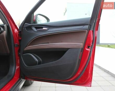 Красный Альфа Ромео Стелвио, объемом двигателя 2 л и пробегом 63 тыс. км за 21900 $, фото 35 на Automoto.ua