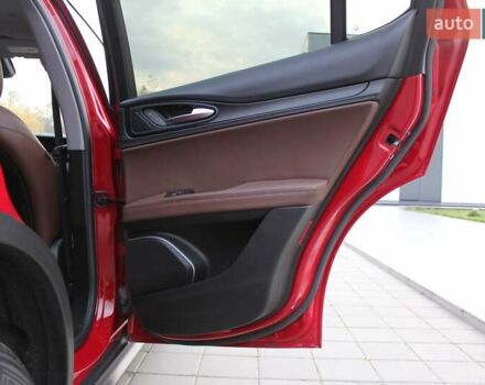 Красный Альфа Ромео Стелвио, объемом двигателя 2 л и пробегом 63 тыс. км за 21900 $, фото 36 на Automoto.ua