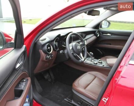 Красный Альфа Ромео Стелвио, объемом двигателя 2 л и пробегом 63 тыс. км за 21900 $, фото 26 на Automoto.ua