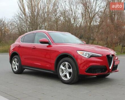 Красный Альфа Ромео Стелвио, объемом двигателя 2 л и пробегом 63 тыс. км за 21900 $, фото 8 на Automoto.ua