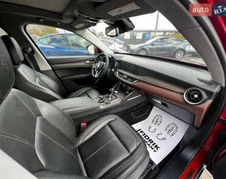 Альфа Ромео Стелвио 2018 в Луцке на Automoto.ua Красный Альфа Ромео Стелвио, объемом двигателя 2 л и пробегом 59 тыс. км за 15800 $, фото 11 на Automoto.ua