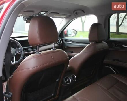 Красный Альфа Ромео Стелвио, объемом двигателя 2 л и пробегом 63 тыс. км за 21900 $, фото 31 на Automoto.ua