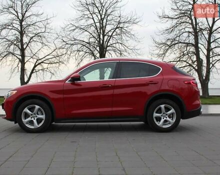 Красный Альфа Ромео Стелвио, объемом двигателя 2 л и пробегом 63 тыс. км за 21900 $, фото 2 на Automoto.ua