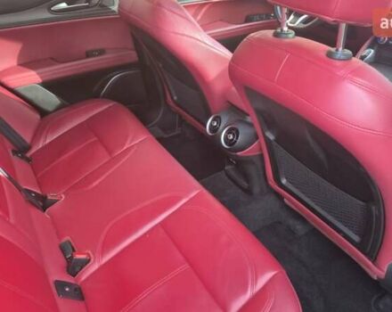 Красный Альфа Ромео Стелвио, объемом двигателя 2 л и пробегом 66 тыс. км за 28500 $, фото 13 на Automoto.ua