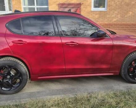 Красный Альфа Ромео Стелвио, объемом двигателя 2 л и пробегом 66 тыс. км за 28500 $, фото 4 на Automoto.ua