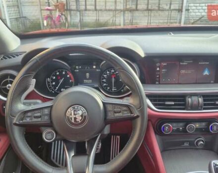 Красный Альфа Ромео Стелвио, объемом двигателя 2 л и пробегом 66 тыс. км за 28500 $, фото 9 на Automoto.ua