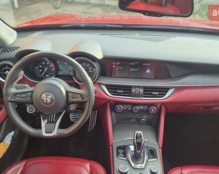 Красный Альфа Ромео Стелвио, объемом двигателя 2 л и пробегом 66 тыс. км за 28500 $, фото 10 на Automoto.ua