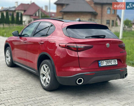 Красный Альфа Ромео Стелвио, объемом двигателя 2 л и пробегом 55 тыс. км за 26500 $, фото 27 на Automoto.ua