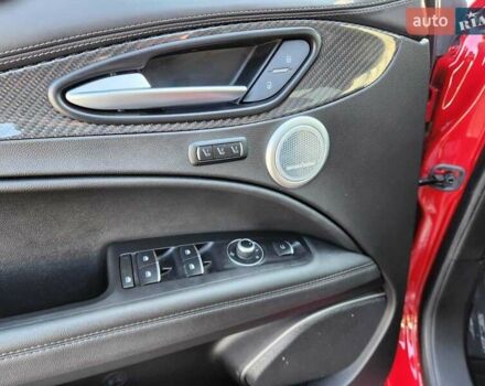 Красный Альфа Ромео Стелвио, объемом двигателя 2.9 л и пробегом 33 тыс. км за 57000 $, фото 31 на Automoto.ua