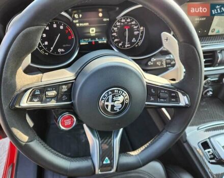 Красный Альфа Ромео Стелвио, объемом двигателя 2.9 л и пробегом 33 тыс. км за 57000 $, фото 6 на Automoto.ua