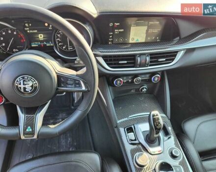 Красный Альфа Ромео Стелвио, объемом двигателя 2.9 л и пробегом 33 тыс. км за 57000 $, фото 22 на Automoto.ua