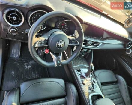 Красный Альфа Ромео Стелвио, объемом двигателя 2.9 л и пробегом 33 тыс. км за 57000 $, фото 36 на Automoto.ua