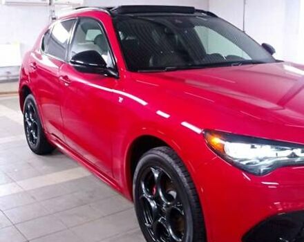 Красный Альфа Ромео Стелвио, объемом двигателя 2 л и пробегом 13 тыс. км за 32500 $, фото 6 на Automoto.ua